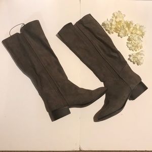 New Women’s Suede Boots Size11 Stretch at the calf